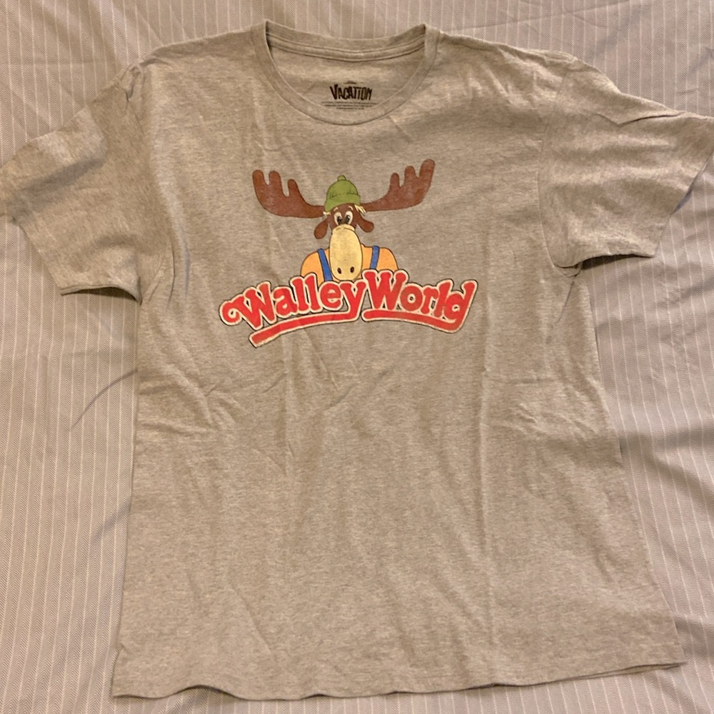 Wallet world t-shirt